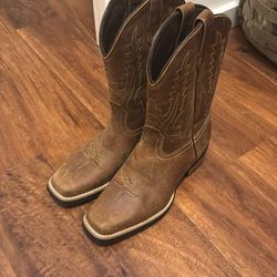 Female Cowboy Boots Size 6