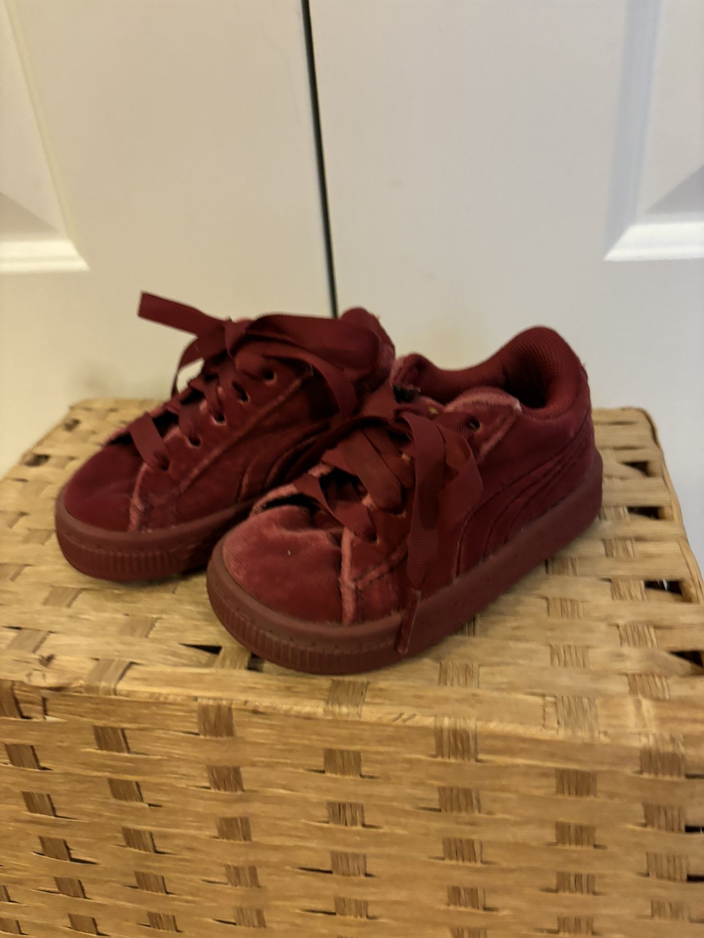 PUMA Red Velvet Suede Unisex Kids' Shoes 4c