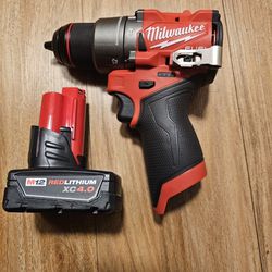 MILWAUKEE M12V FUEL BRUSHLESS-1/2-HAMMER DRILL/DRIVER Y BATTERY XC4.0 BRAND NEW 