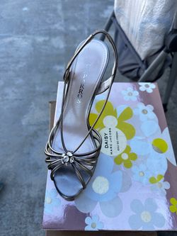 High heels shoes