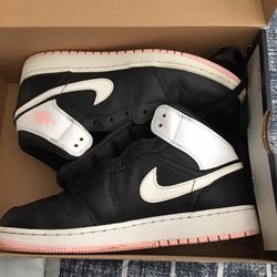 Air Jordan 1 Mid 