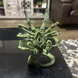 Facehugger Phone Stand | Alien-Inspired Desk Holder