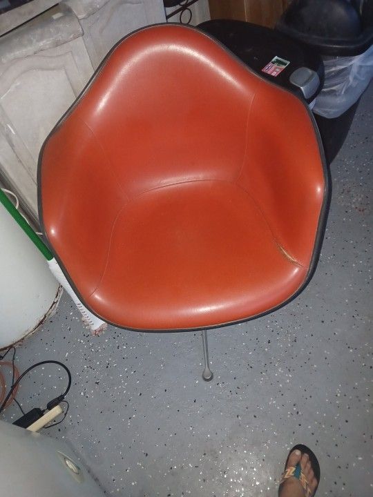 Herman Miller Vintage Shell Chair