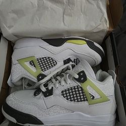 Jordan 4 Retro
