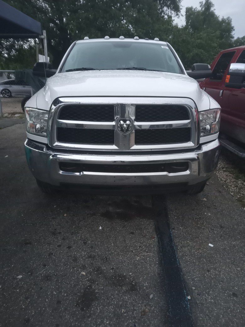 Excellent Condition 2019  Ram 3500 Turbo Diesel Dually 4x4Cummins Engine Turbo Diesel Great Miles Only About 95k Diesel Engine Dually