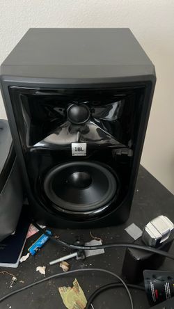 JBL 305P MKII Monitors