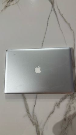 Apple MacBook Laptop