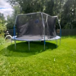 Trampoline 