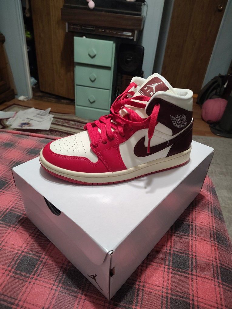 Nike Air Jordan 1 Mids 