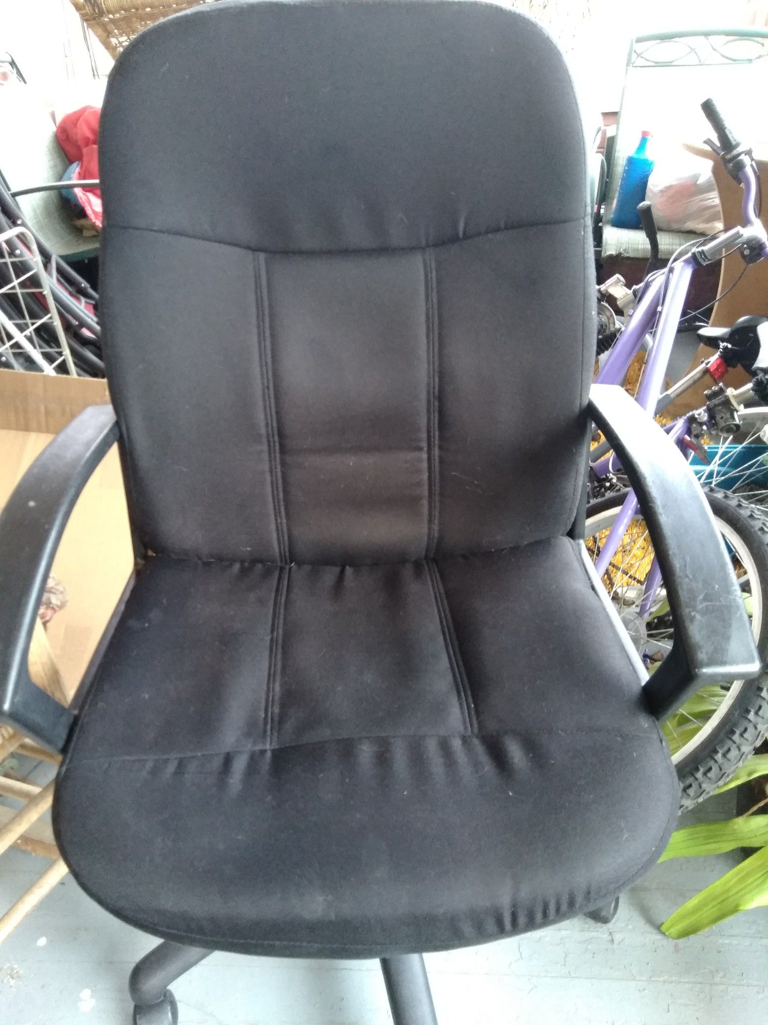 Black computer chair. Great condition