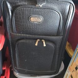 Rolling suitcase