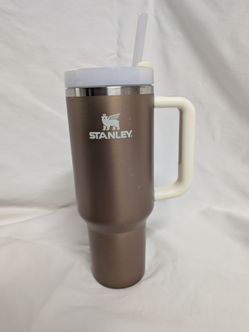 Stanley tumbler 40 oz. Rose quartz