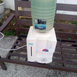 Countertop Haier Aqua Center Hot And Cold Water Cooler