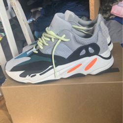 Yeezy 700 og wave runner