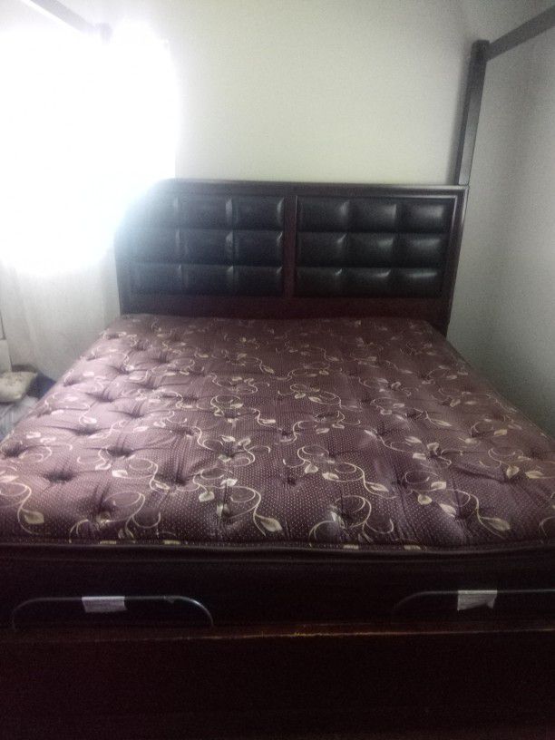 King Canopy Bed with King Matress!