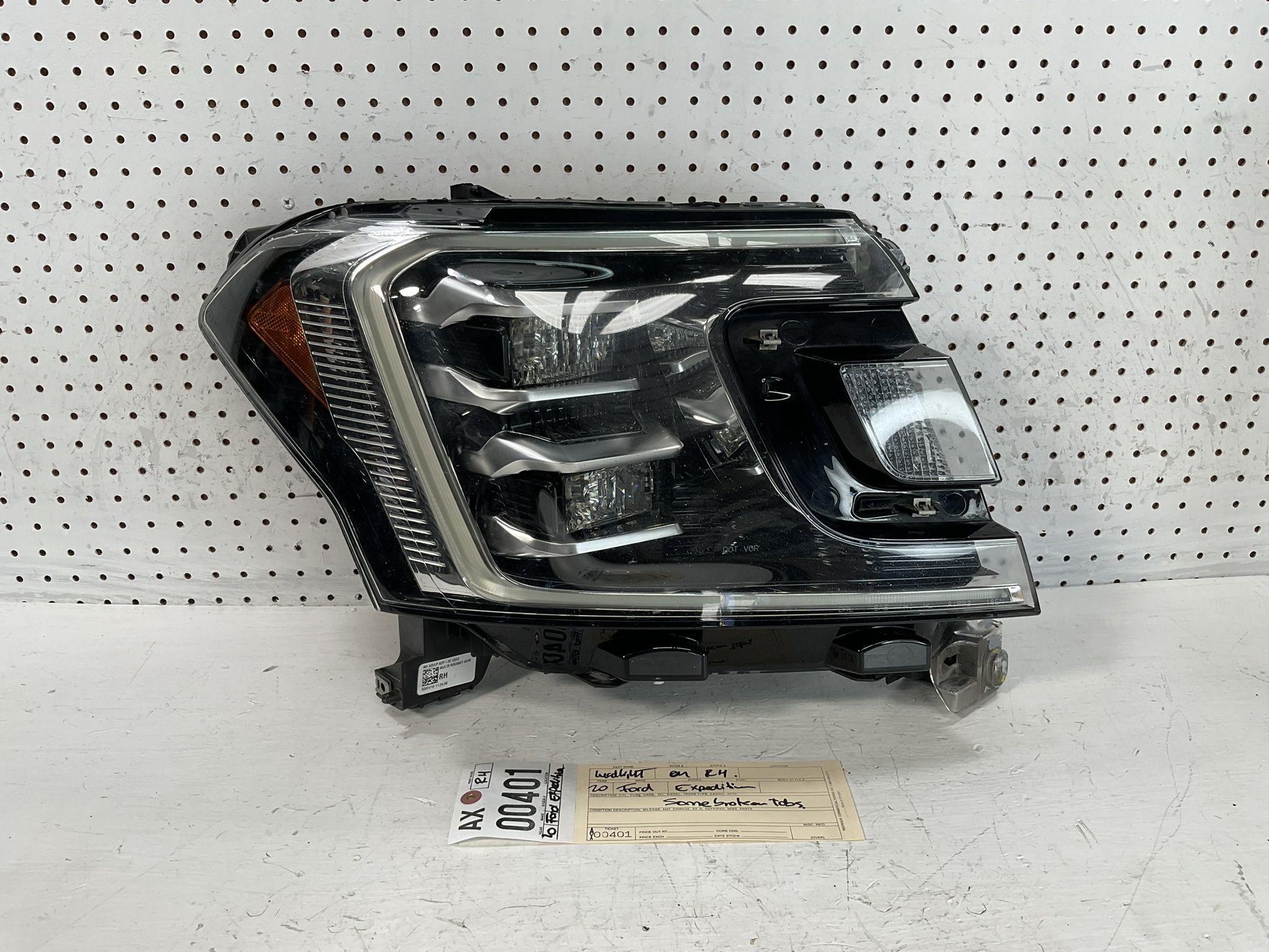 2018 2020 FORD EXPEDITION RIGHT SIDE FULL LED HEADLIGHT LAMP OEM