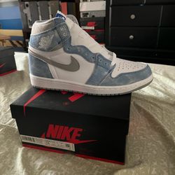 Jordan 1 Hyper Royal Size 10