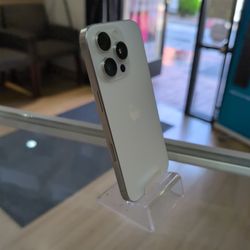 Apple iPhone 16 Pro 256 GB White Titanium Factory Unlocked/ Liberado De Compañia 