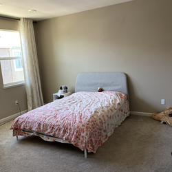 Free queen bed with mattress ans night stand