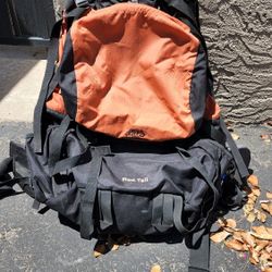 Alps Mountaineering Red Tail Backpack