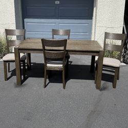 Dining Table W/4 Chairs 