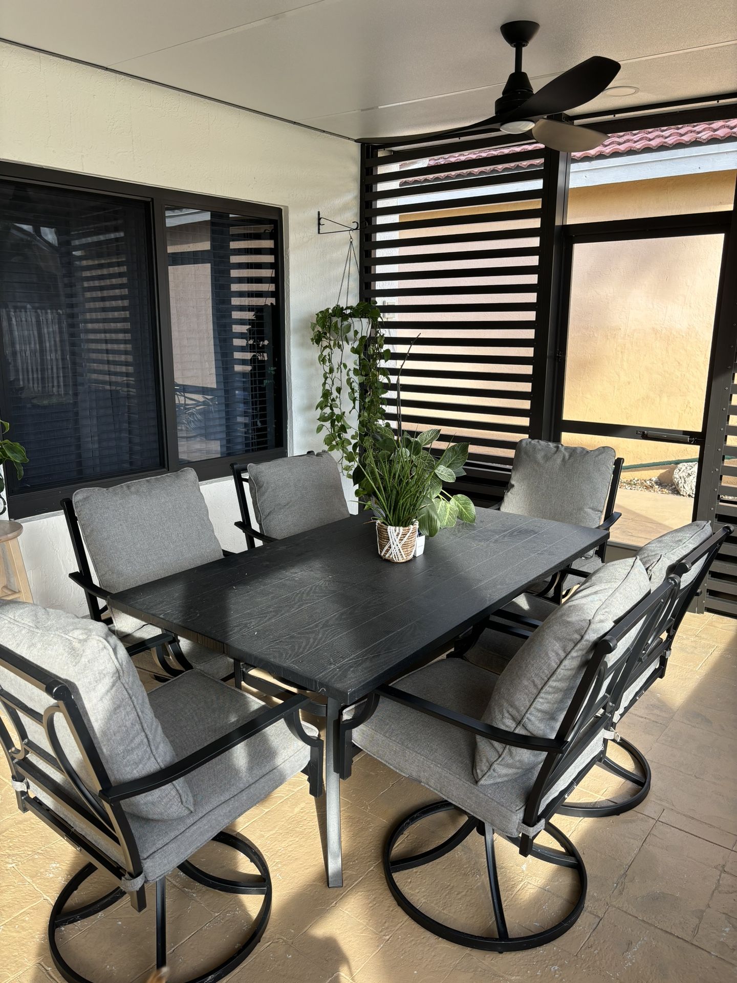 OUTDOOR TABLE & CHAIRS