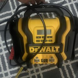 Dewalt Jumper Box 