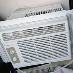 New Air Conditioner Is 5.000 Btus $100.00 Firm Pick Up Only In East Providence RI Cash Only Ty Firm 