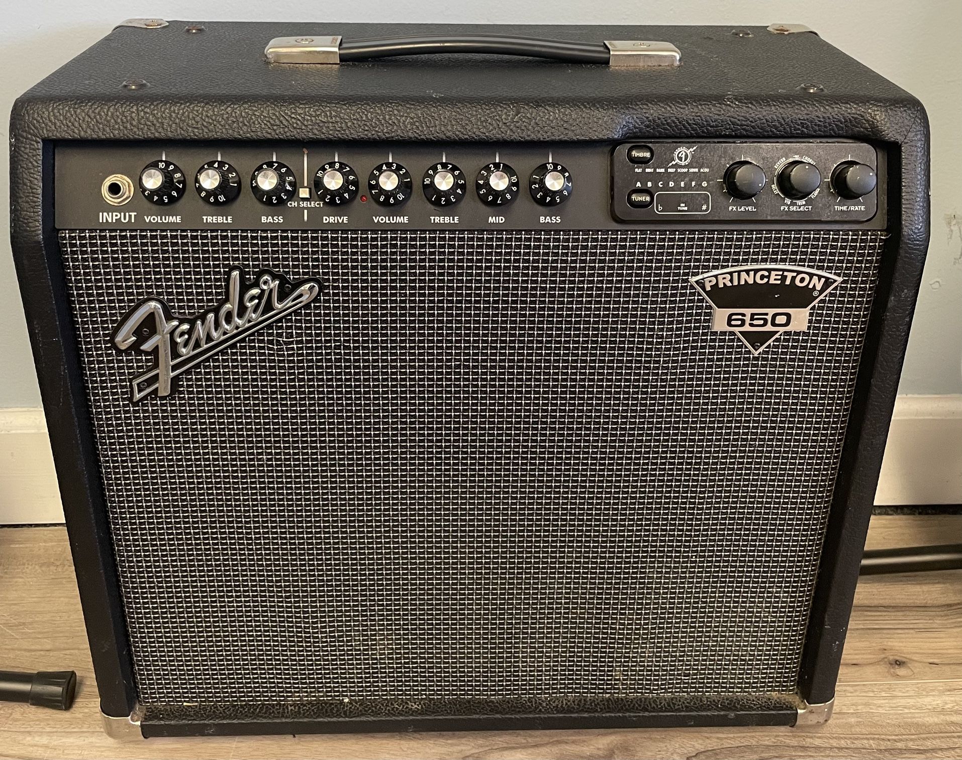 Fender Princeton 650 2-Channel 65 Watt 1x12” Combo Solid State Guitar Amp 
