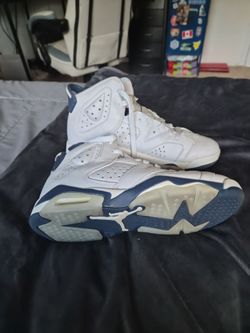 Air Jordon retro 6 Midnight navy (SIZE 5.5)
