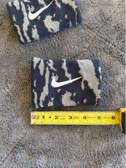 Nike wrist bands