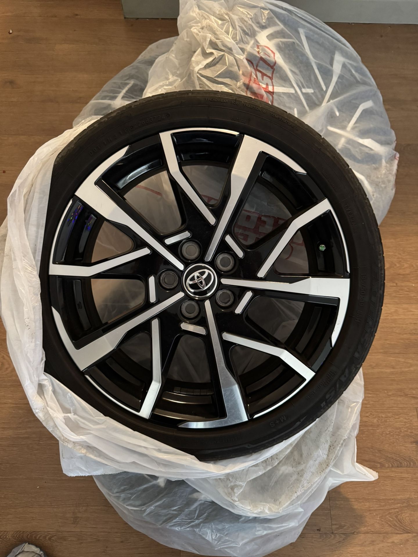 2024 Toyota Prius Prime XSE 19