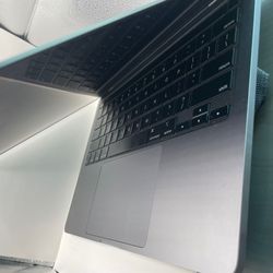 Apple MacBook Pro 