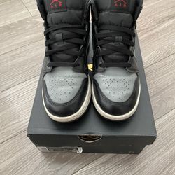 Air Jordan 1Mid