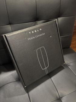 Tesla Mobile Connector (120v)