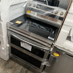 BRAND NEW SAMSUNG STOVE
