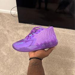 Puma Lamelo ball MB.01 Queen City 7’5