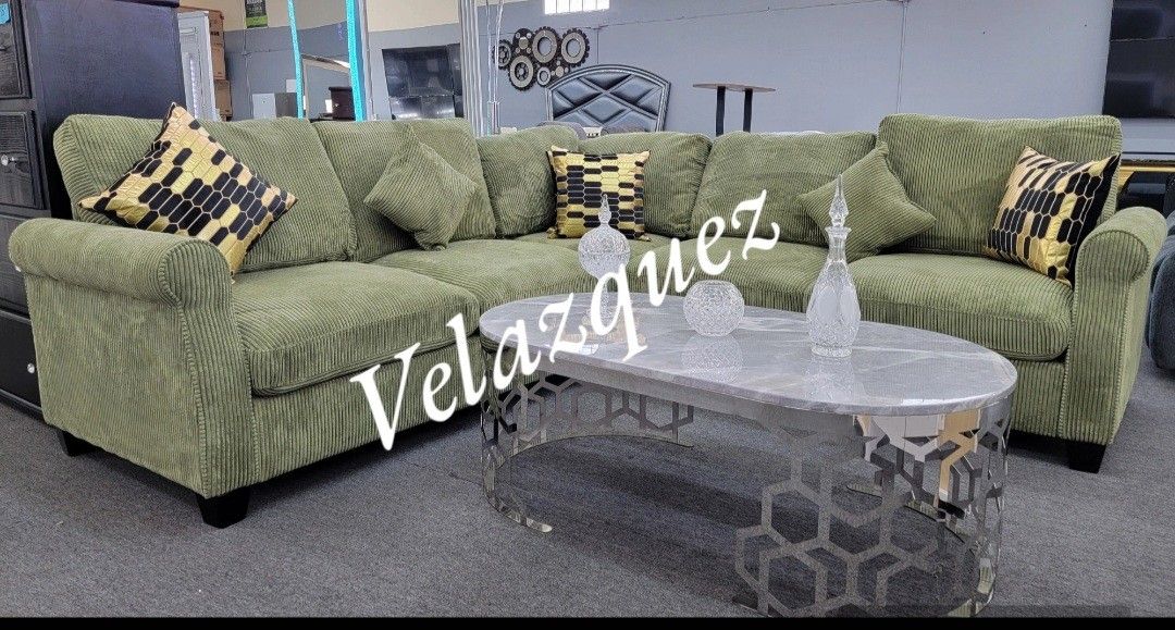 ✅️✅️4 pc Sectional (LAF Loveseat +RAF Loveseat +...
