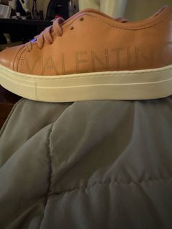 Valentino low top sneakers SZ 6