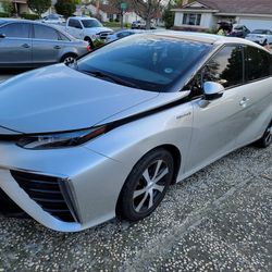 TOYOTA MIRAI BY OWNER 