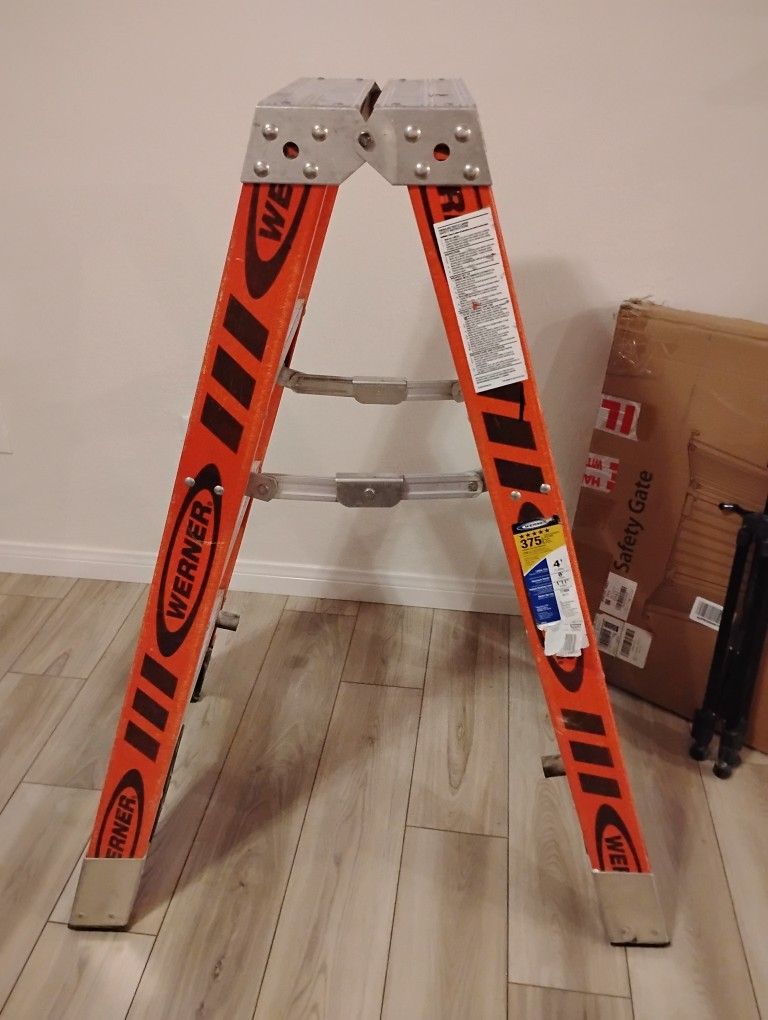 Werner Ladder 4 Feet /Doublesided
