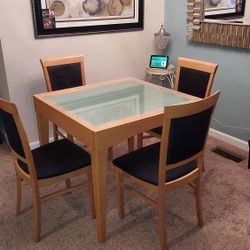 Dining room table