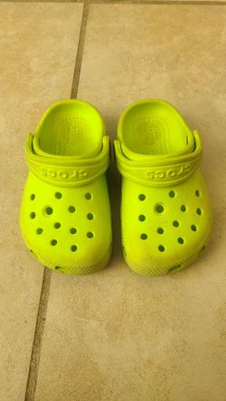 Toddler Crocs size 7