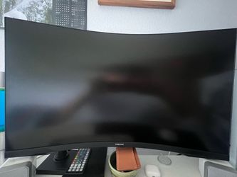 Samsung Odyssey G7 32” Gaming Monitor