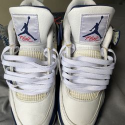 Midnight Navy Jordan 4s