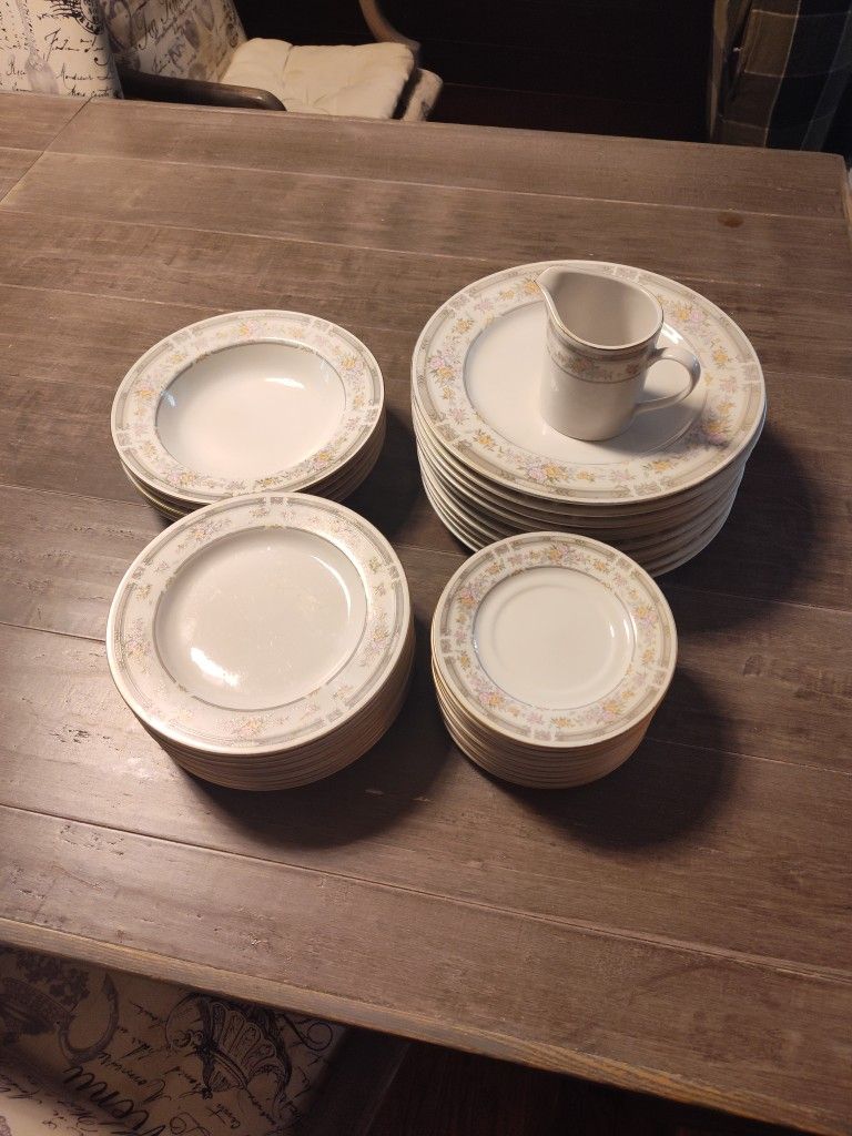 34 Piece Plates