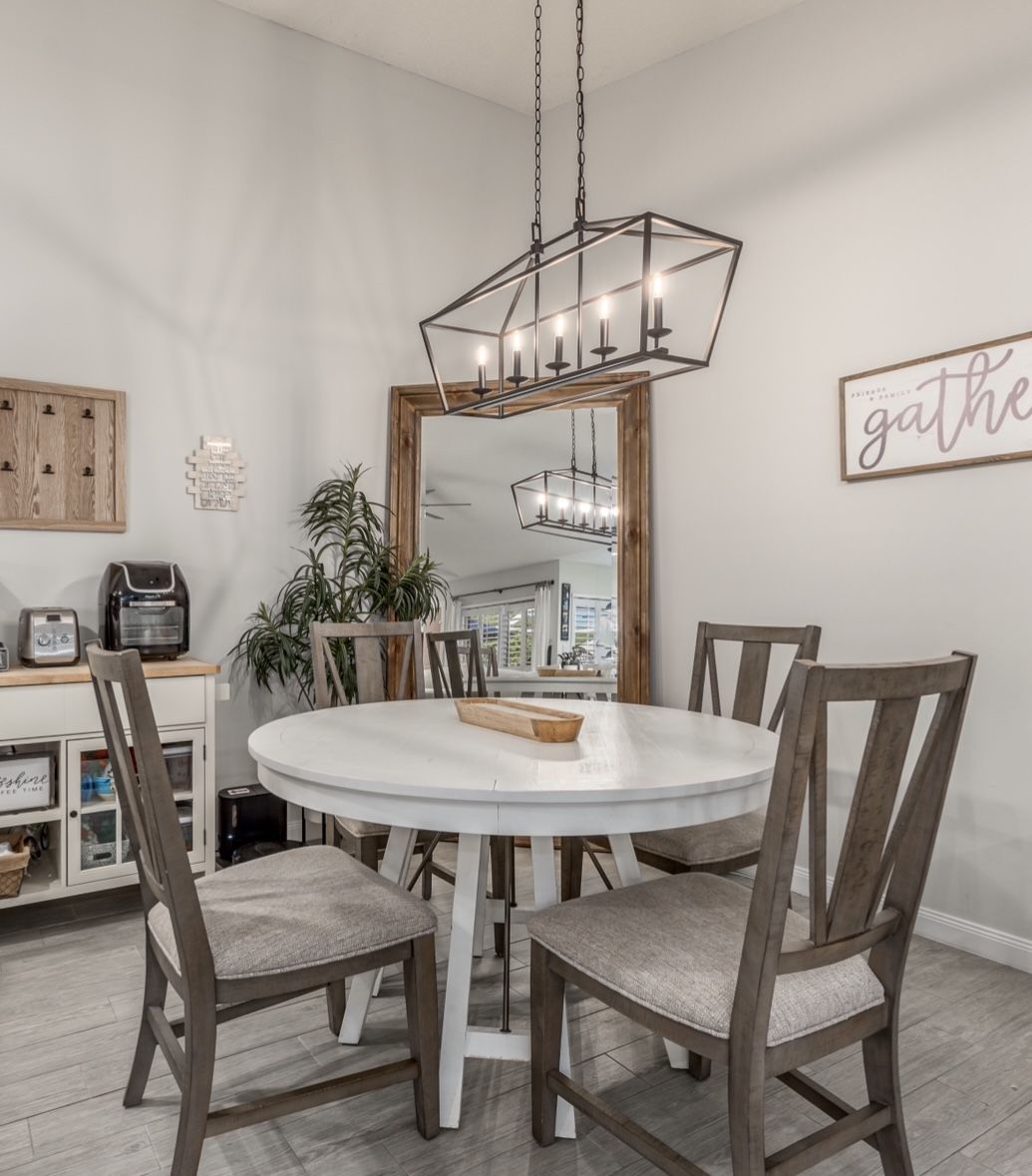 City Furniture Round Dining Table Set With Chairs for Sale in Port St ...