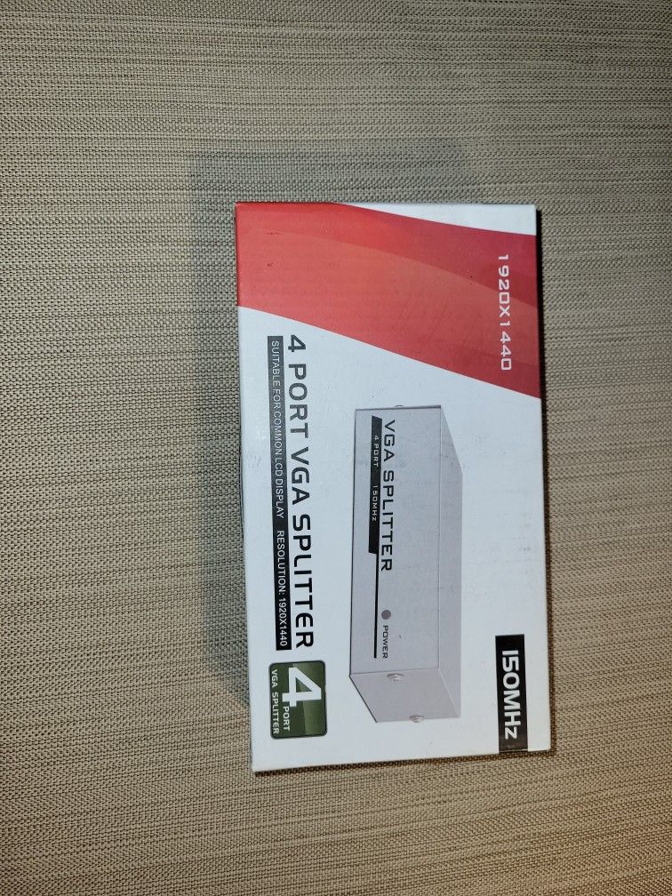 4 Port VGA Monitor Splitter