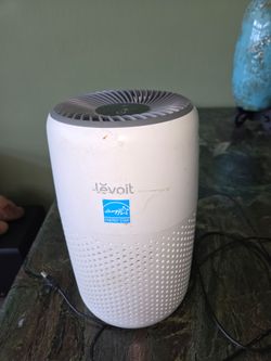 Levoit Core Mini Air Purifier (White) – Minimally Used Filter!