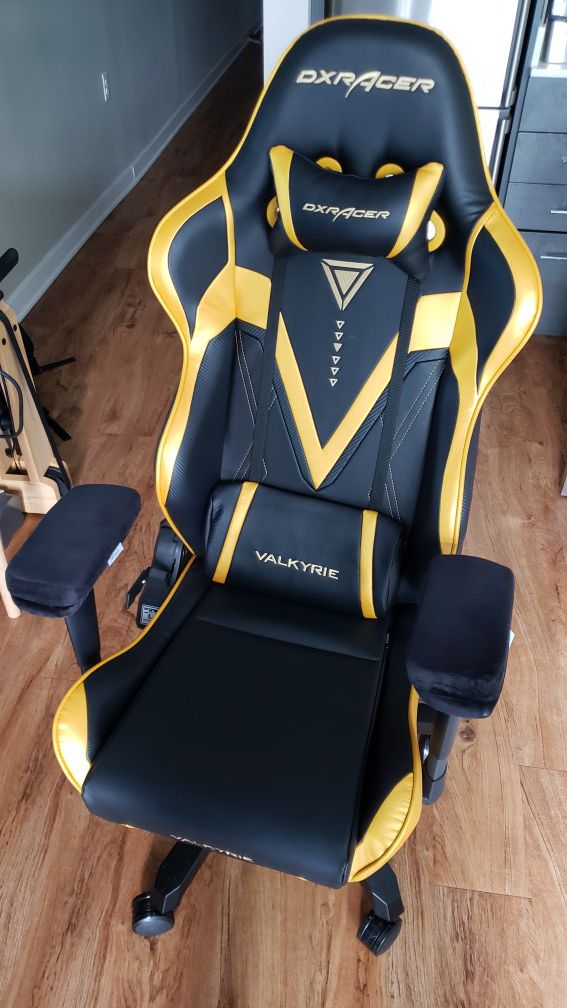 DXRacer Valkerie Gaming Chair